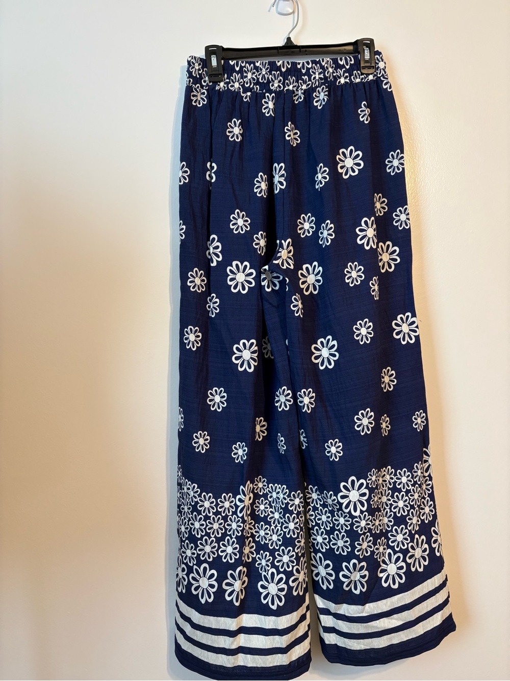 Women's Navy Floral Wide-Leg Pull-On Pants - Picture 2 of 7